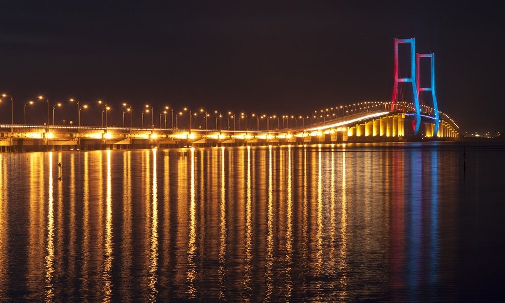 Jembatan Suramadu